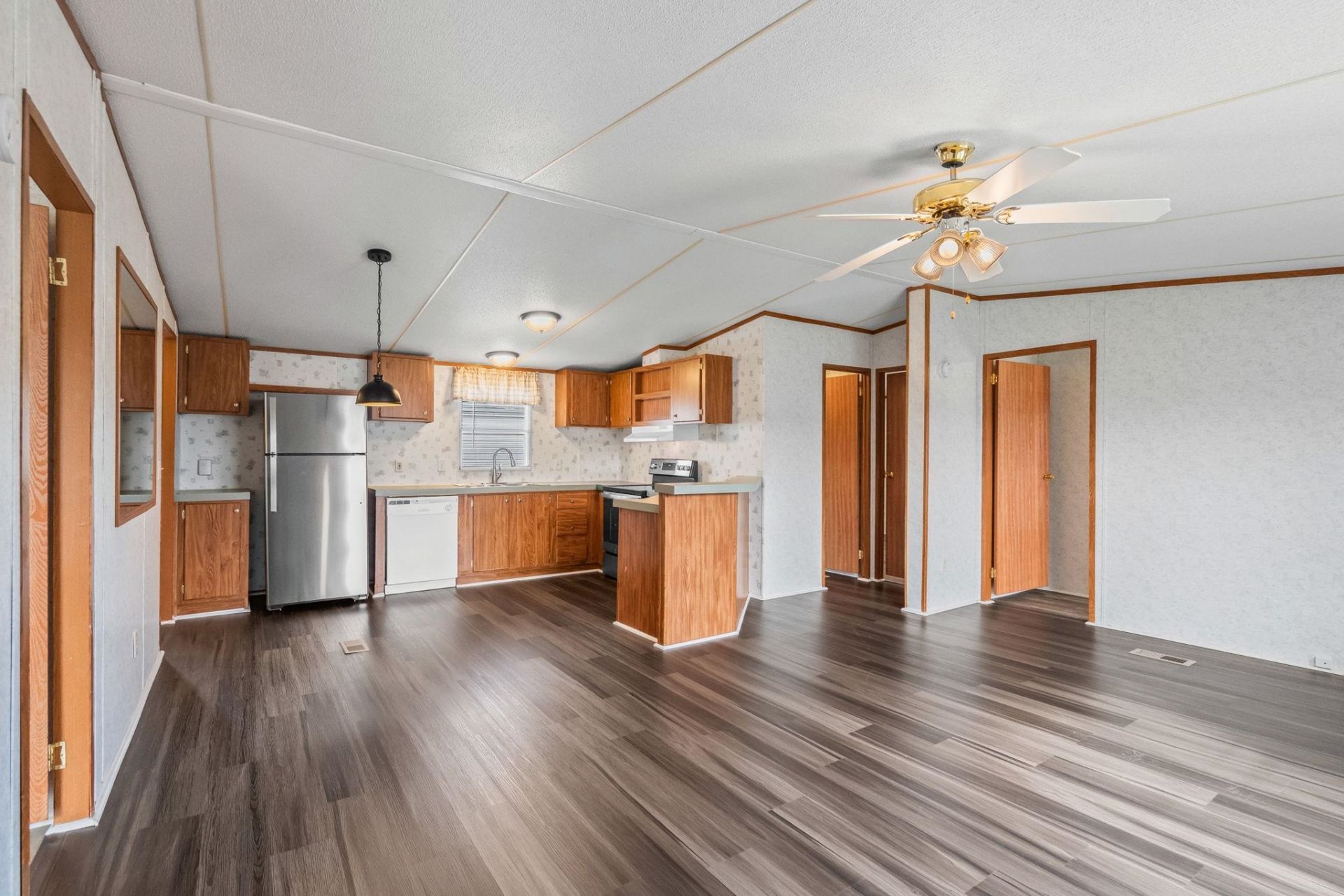 255 Iroquis Trail  Photo 9