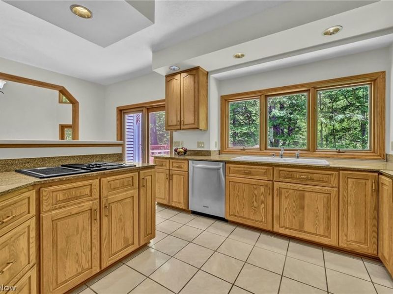 9155 Woods Way Drive, Kirtland, OH 44094 Photo 12