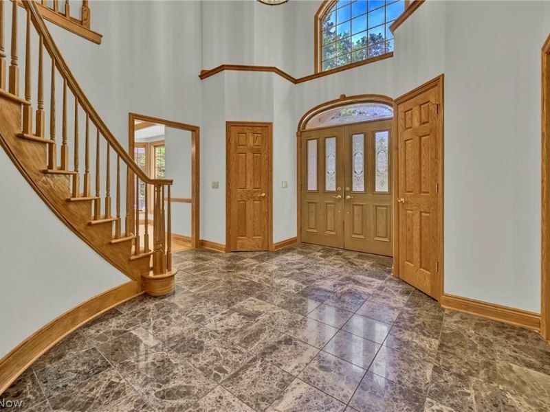 9155 Woods Way Drive, Kirtland, OH 44094 Photo 3