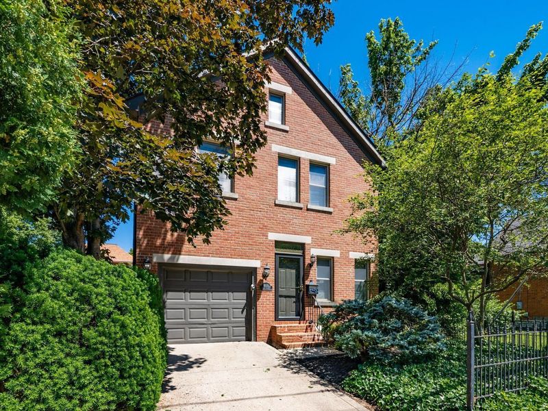 652 Brust Street, Columbus, OH 43206 Photo 2