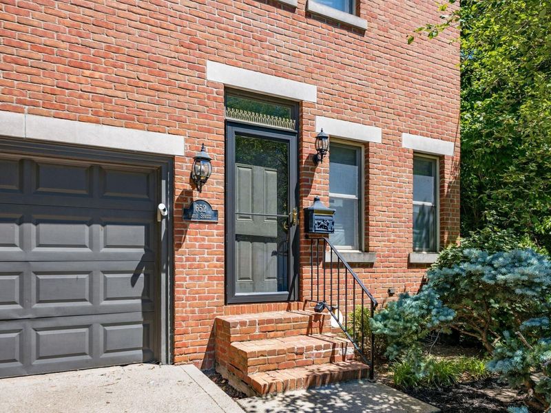 652 Brust Street, Columbus, OH 43206 Photo 3