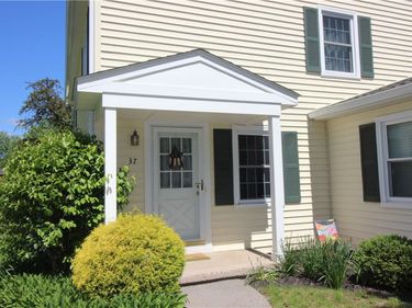 37 Heron Way S, Fairport, NY 14450