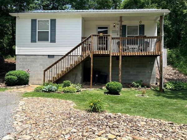 218 Central Ave, ANSTED, WV 25812