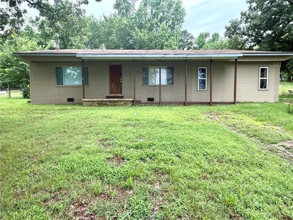 5860 Sr 124 , Russellville, AR 72802