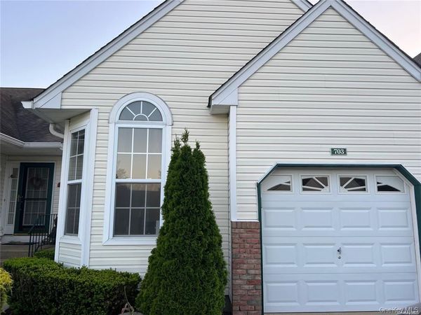 703 Constance Lane , Port Jefferson Station, NY 11776