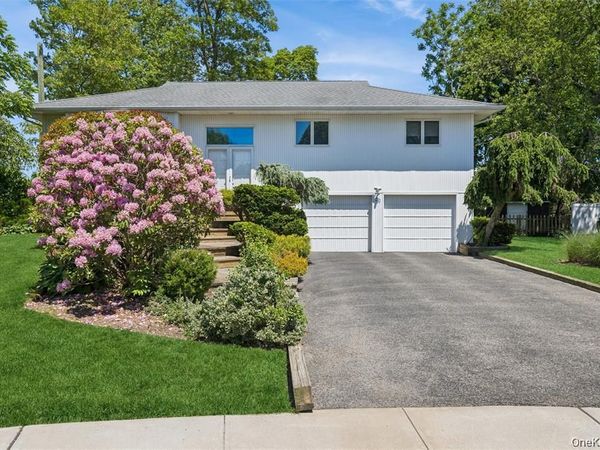 2360 Milburn Avenue , Baldwin, NY 11510