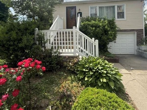 2360 Milburn Avenue , Baldwin, NY 11510