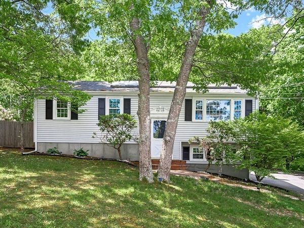 18 Adams St, Plymouth, MA 02360