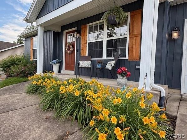 41 Great Owls Way, Winfield, MO 63389