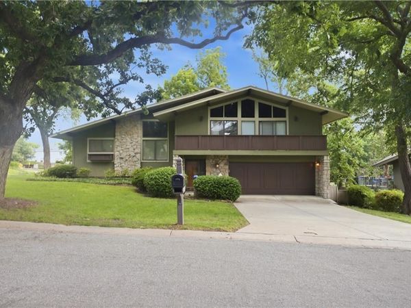 11703 W 102nd Place, Overland Park, KS 66214