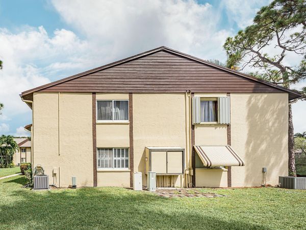 311 Pine Ridge Circle, Unit B-1, Greenacres, FL 33463