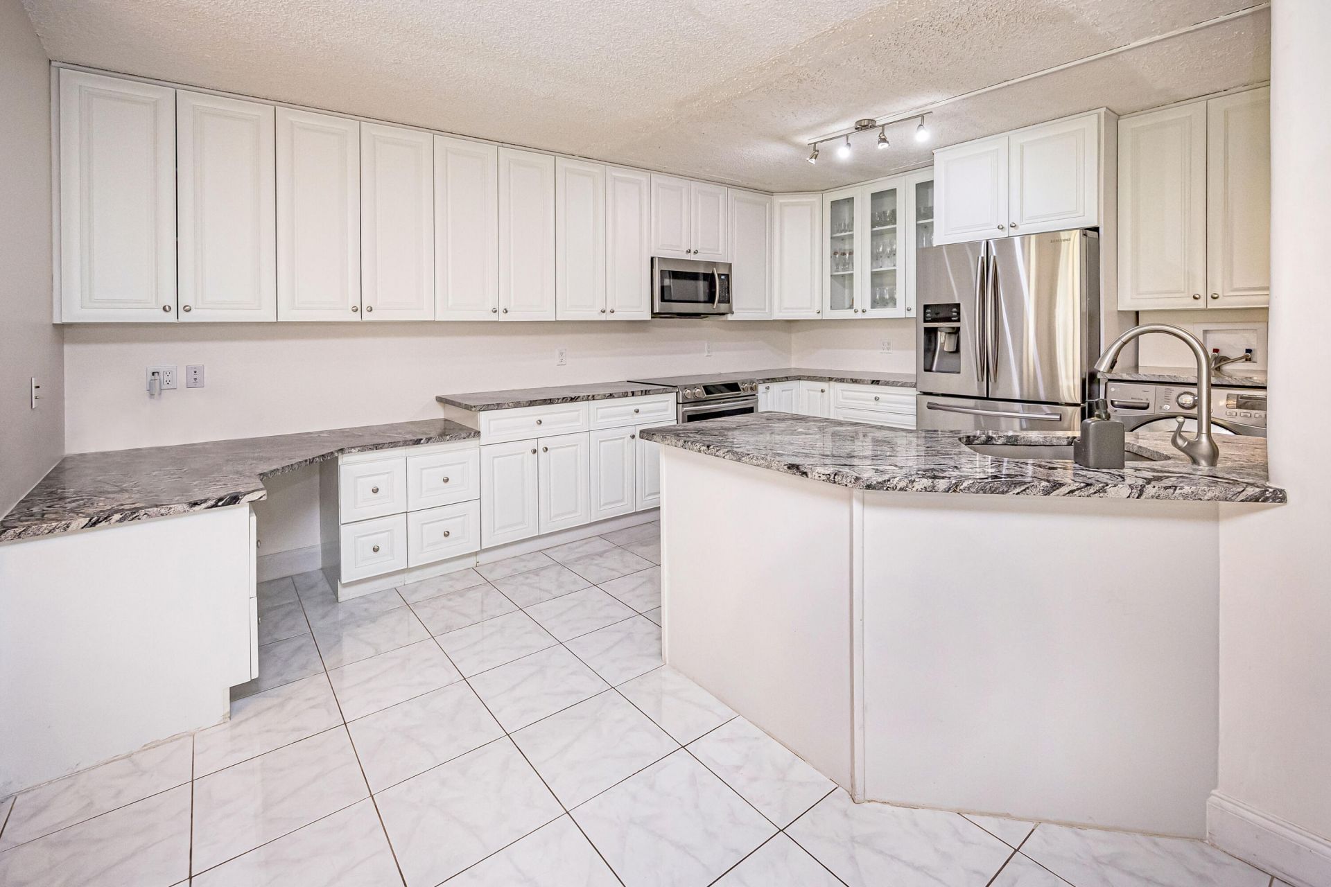 311 Pine Ridge Circle, Unit B-1, Greenacres, FL 33463 Photo