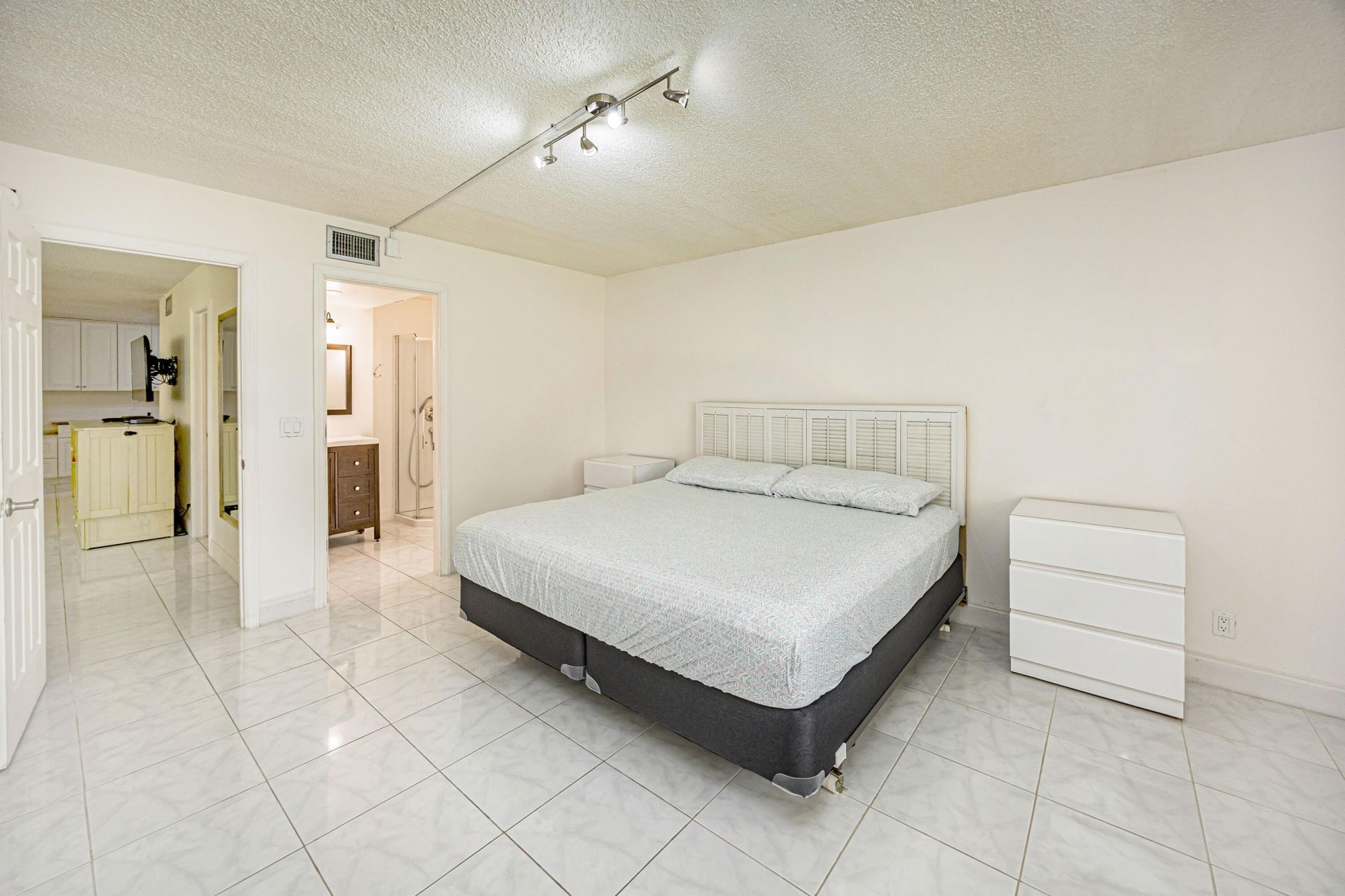 311 Pine Ridge Circle, Unit B-1, Greenacres, FL 33463 Photo