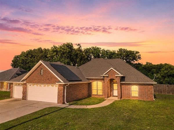 810 Tilghman Drive, Chandler, OK 74834