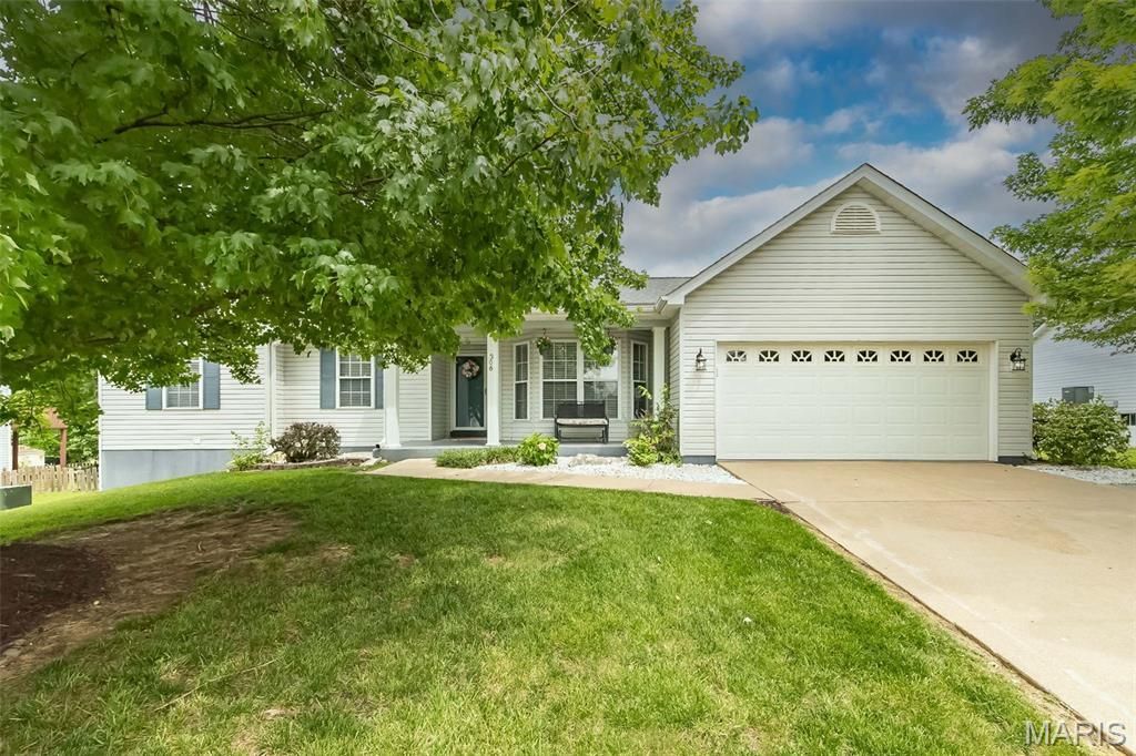 306 Grand Oaks Court , Wentzville, MO 63385 Main Photo