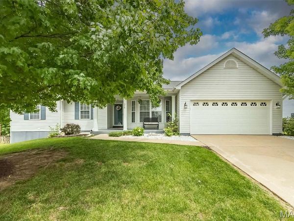 306 Grand Oaks Court , Wentzville, MO 63385