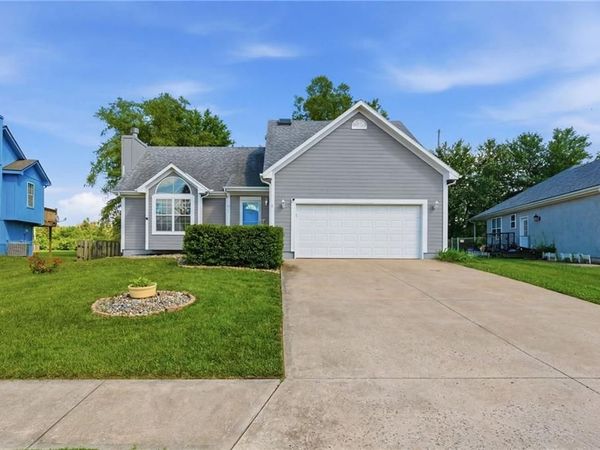 913 Applewood Lane, Belton, MO 64012