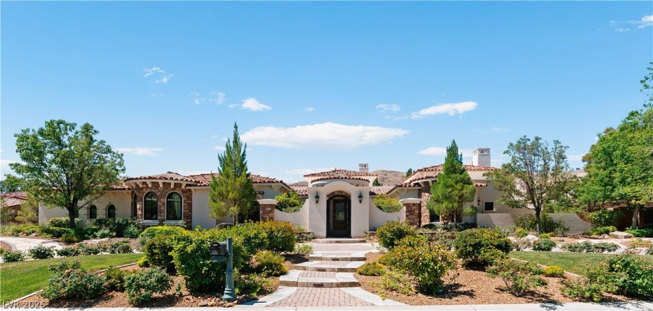 11 Olympia Hills Circle, Las Vegas, NV 89141