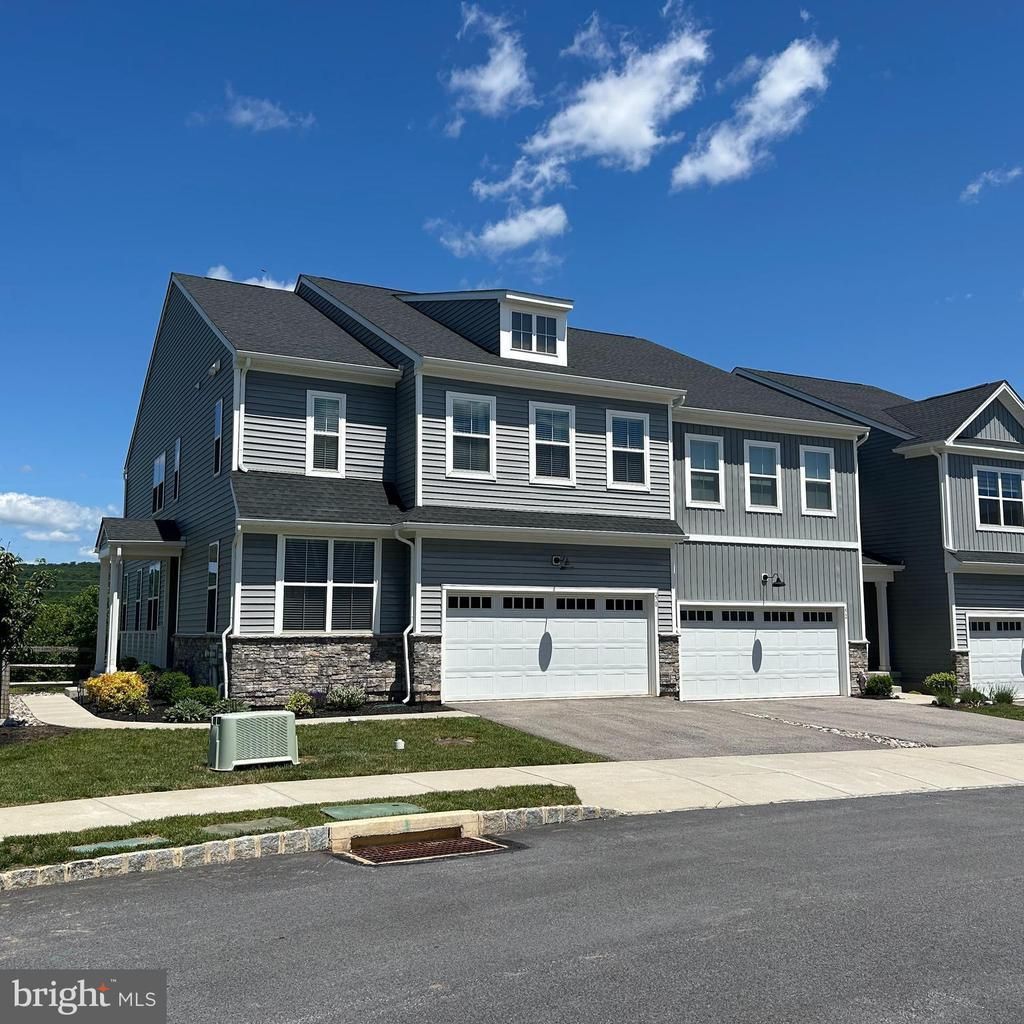 50 LADBROKE DRIVE , EXTON, PA 19341