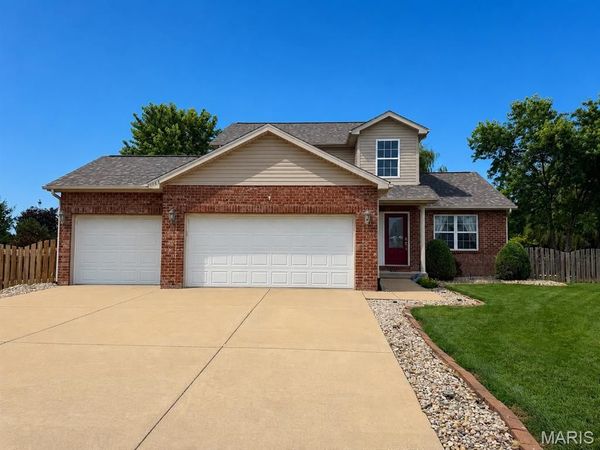 1163 Larkspur Drive , Mascoutah, IL 62258