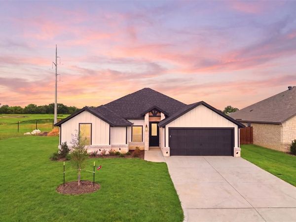 1600 Oleander Drive , Tolar, TX 76476