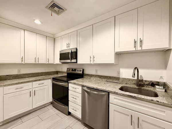 10 Weston Ave, Unit 420, Quincy, MA 02170