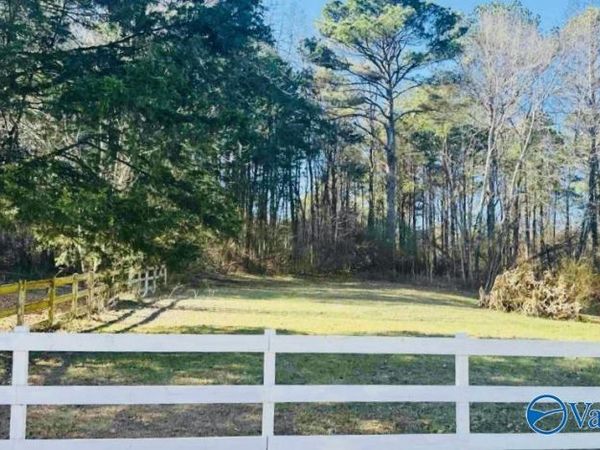 6323 Maywick Drive NW, Huntsville, AL 35810