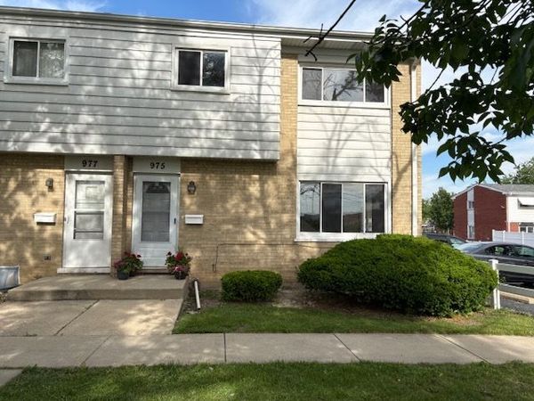 975 N York Street , Elmhurst, IL 60126