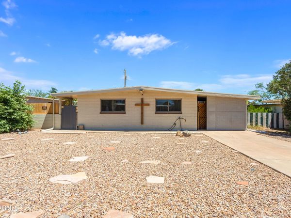 301 W BUSBY Drive, Sierra Vista, AZ 85635