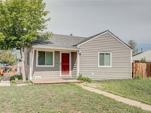 705 Newark Street , Aurora, CO 80010