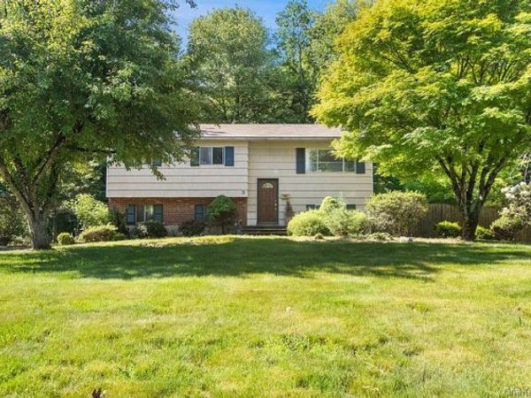 31 Amarillo Drive , Nanuet, NY 10954