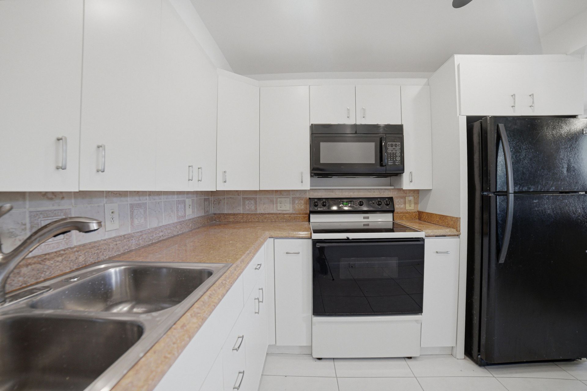 1025 Newcastle B, Unit 1025, Boca Raton, FL 33434 Photo