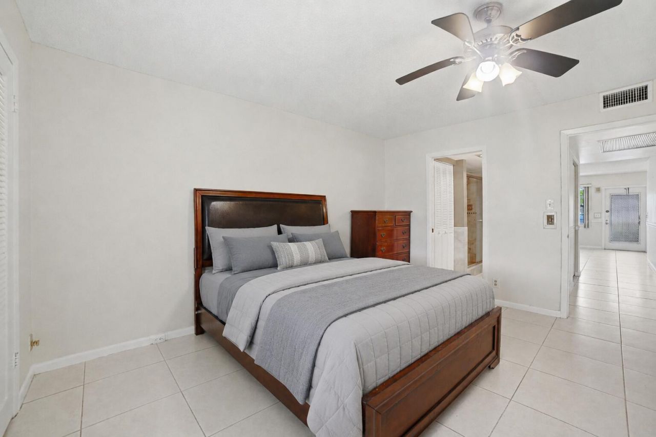 1025 Newcastle B, Unit 1025, Boca Raton, FL 33434 Photo