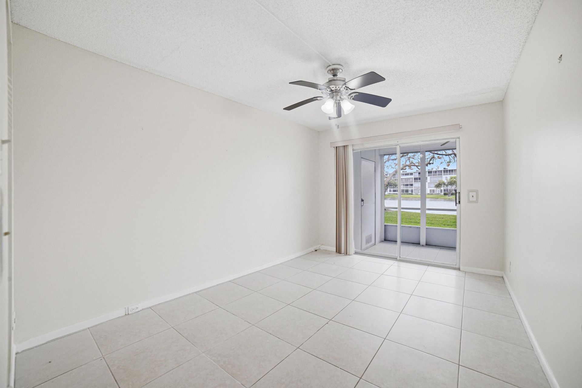 1025 Newcastle B, Unit 1025, Boca Raton, FL 33434 Photo
