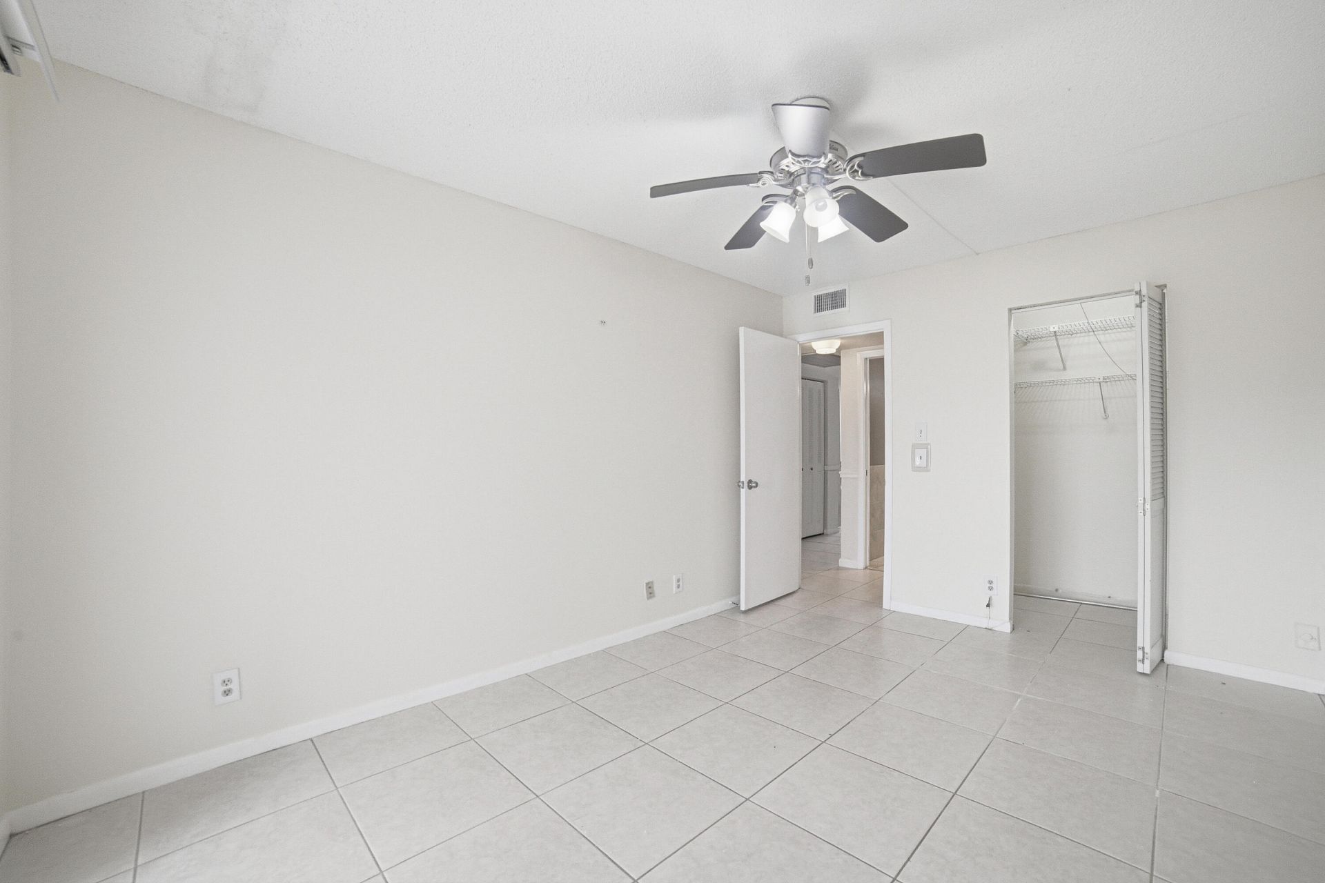 1025 Newcastle B, Unit 1025, Boca Raton, FL 33434 Photo