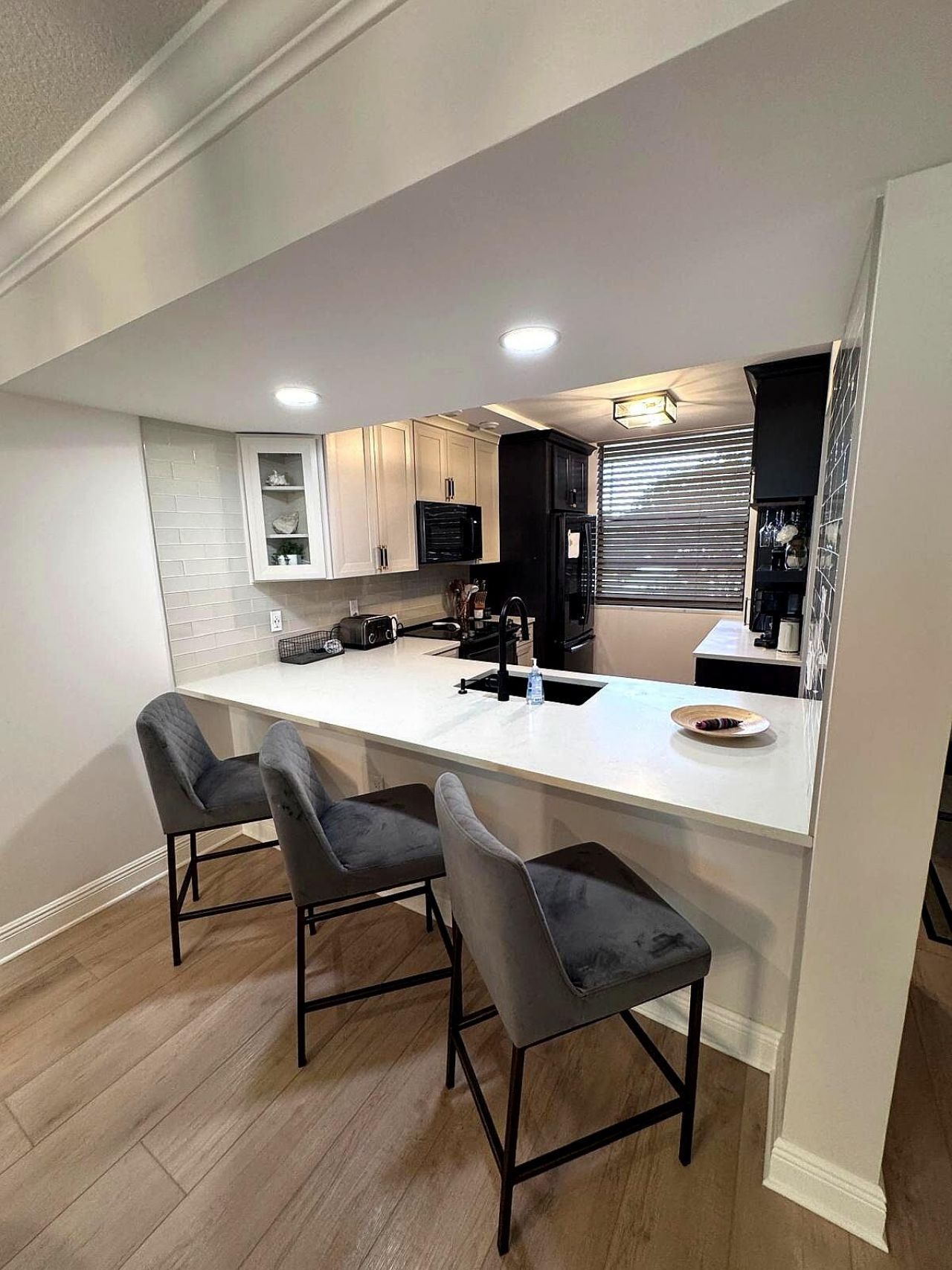3710 Whitehall Drive, Unit 105, West Palm Beach, FL 33401 Photo