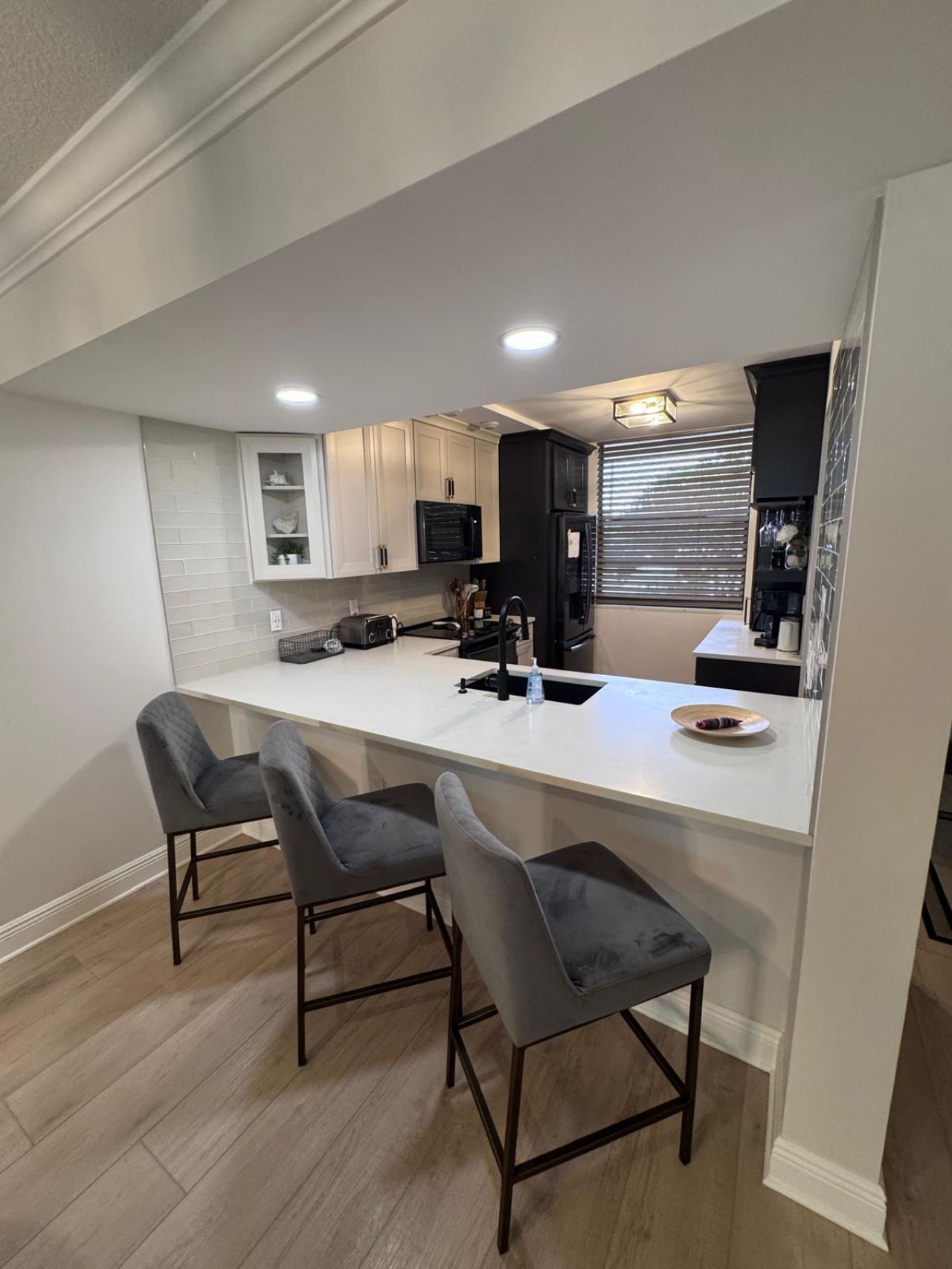 3710 Whitehall Drive, Unit 105, West Palm Beach, FL 33401 Photo