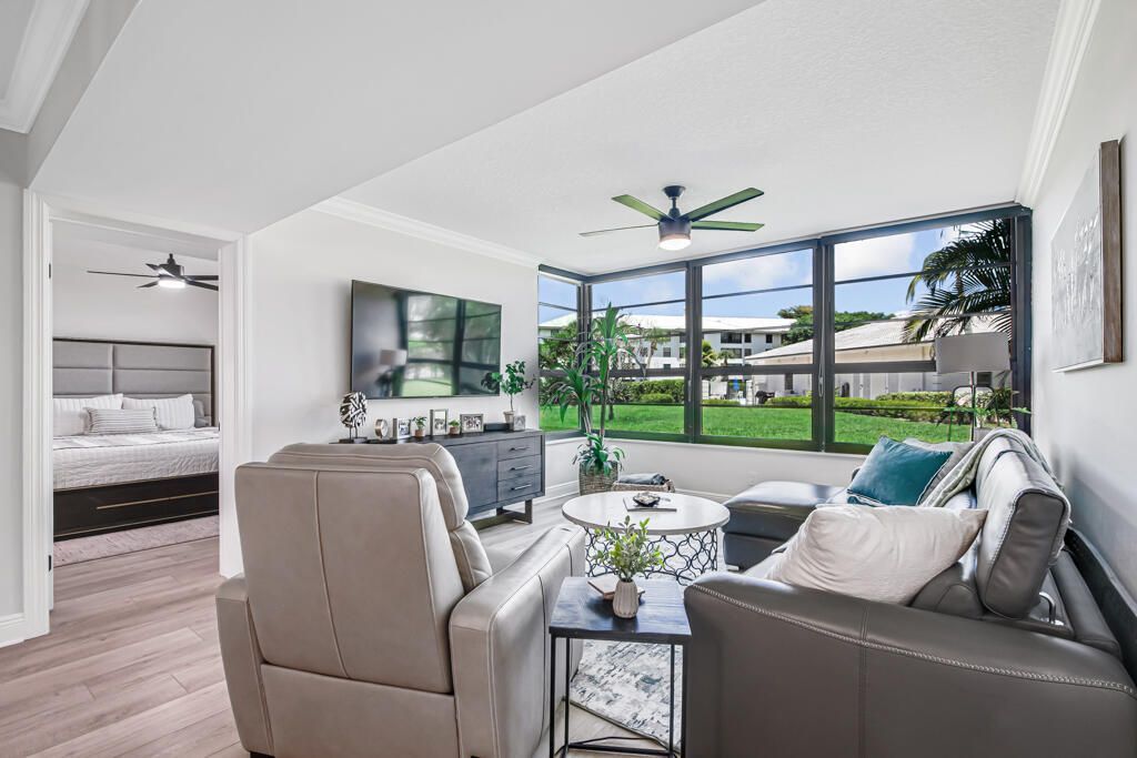 3710 Whitehall Drive, Unit 105, West Palm Beach, FL 33401 Photo
