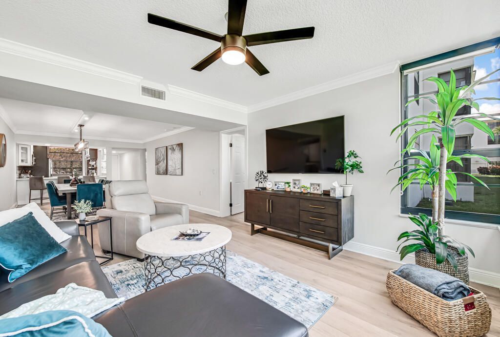 3710 Whitehall Drive, Unit 105, West Palm Beach, FL 33401 Photo