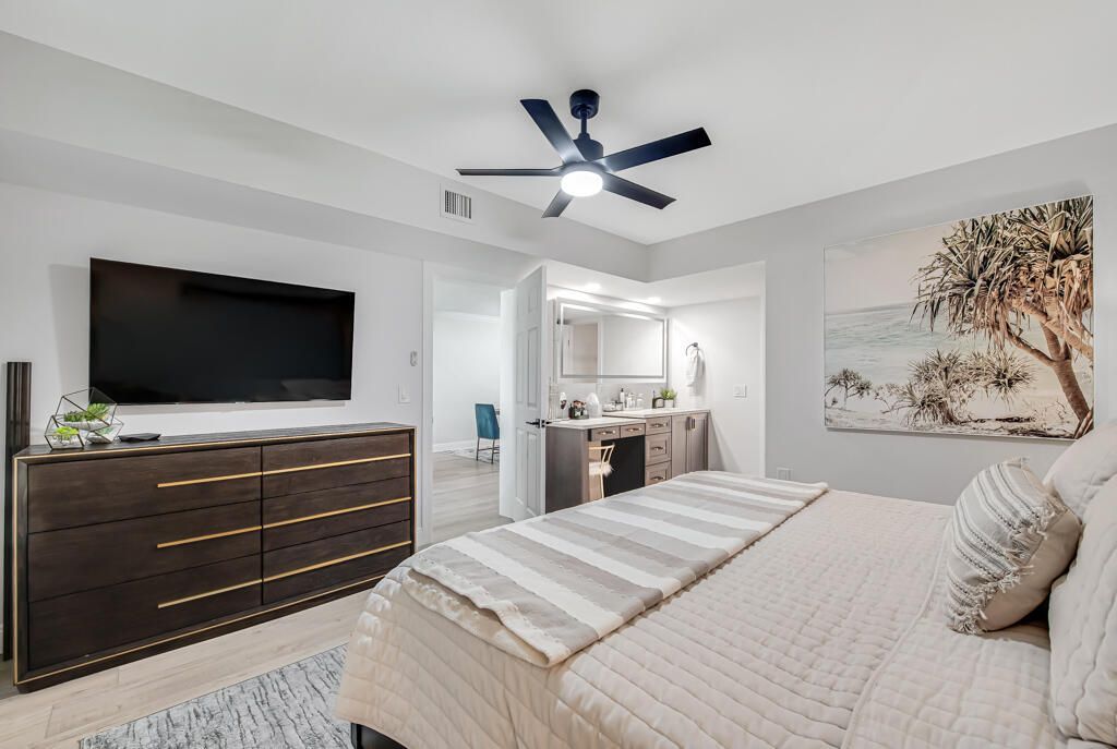 3710 Whitehall Drive, Unit 105, West Palm Beach, FL 33401 Photo