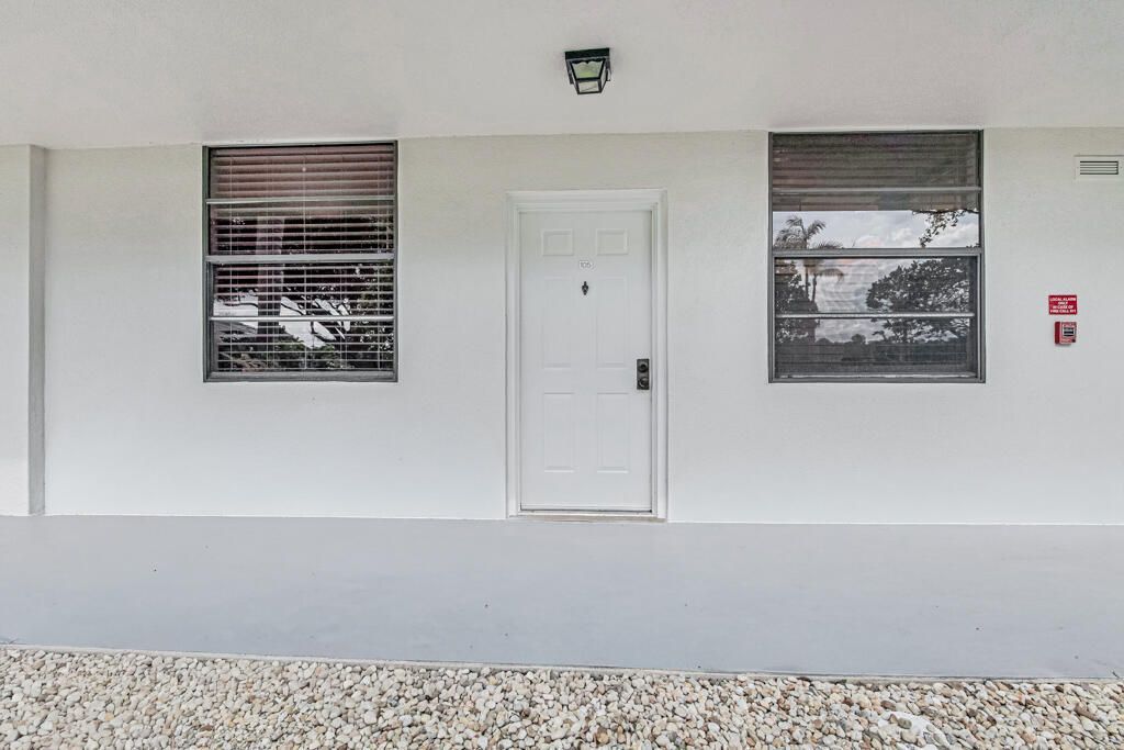 3710 Whitehall Drive, Unit 105, West Palm Beach, FL 33401 Photo