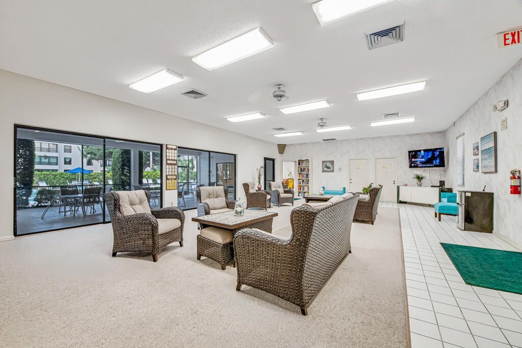 3710 Whitehall Drive, Unit 105, West Palm Beach, FL 33401 Photo
