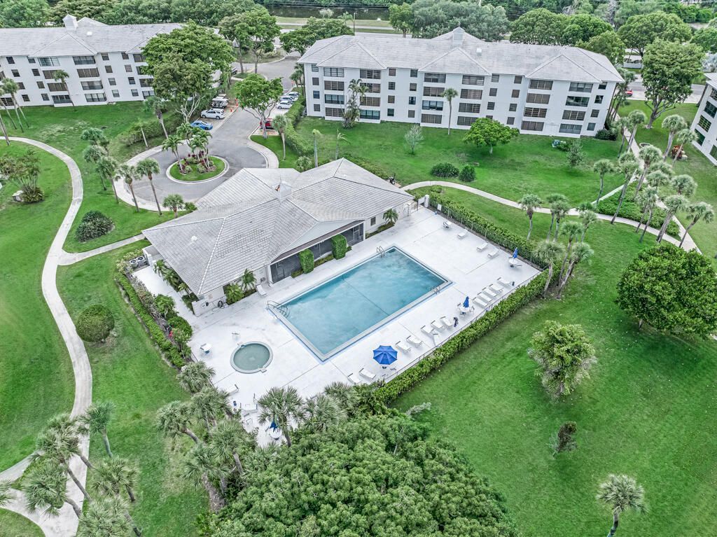 3710 Whitehall Drive, Unit 105, West Palm Beach, FL 33401 Photo