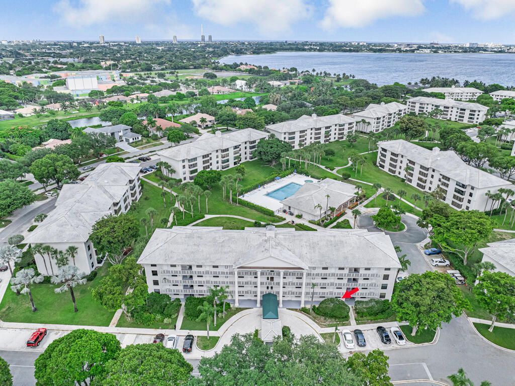 3710 Whitehall Drive, Unit 105, West Palm Beach, FL 33401 Photo