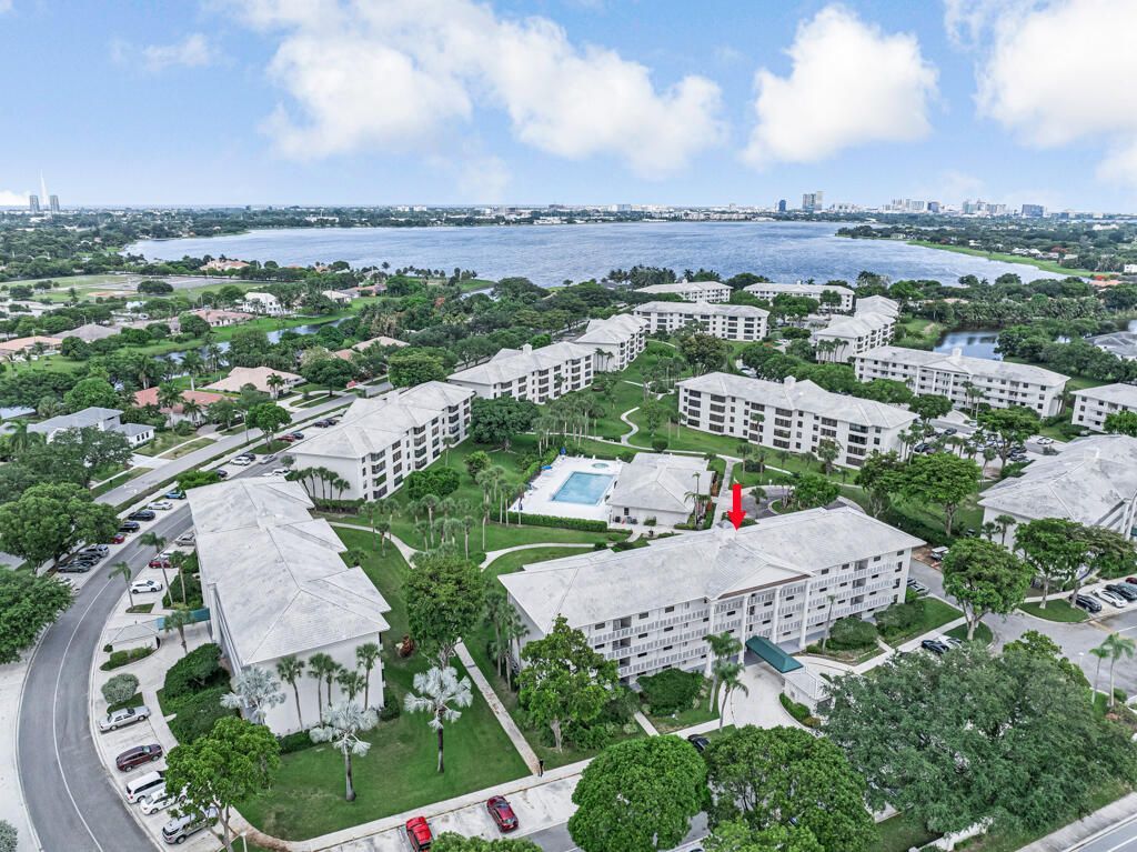 3710 Whitehall Drive, Unit 105, West Palm Beach, FL 33401 Photo