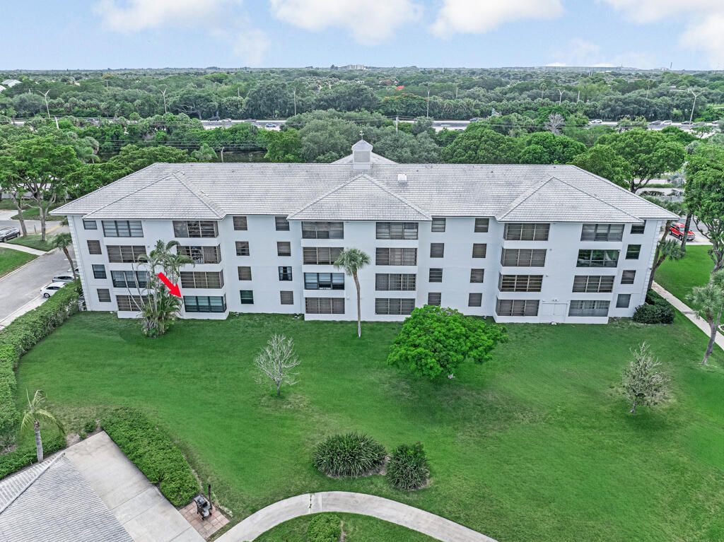 3710 Whitehall Drive, Unit 105, West Palm Beach, FL 33401 Photo