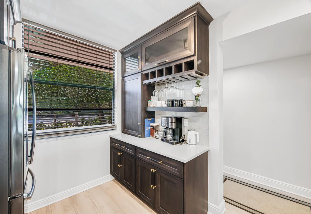 3710 Whitehall Drive, Unit 105, West Palm Beach, FL 33401 Photo
