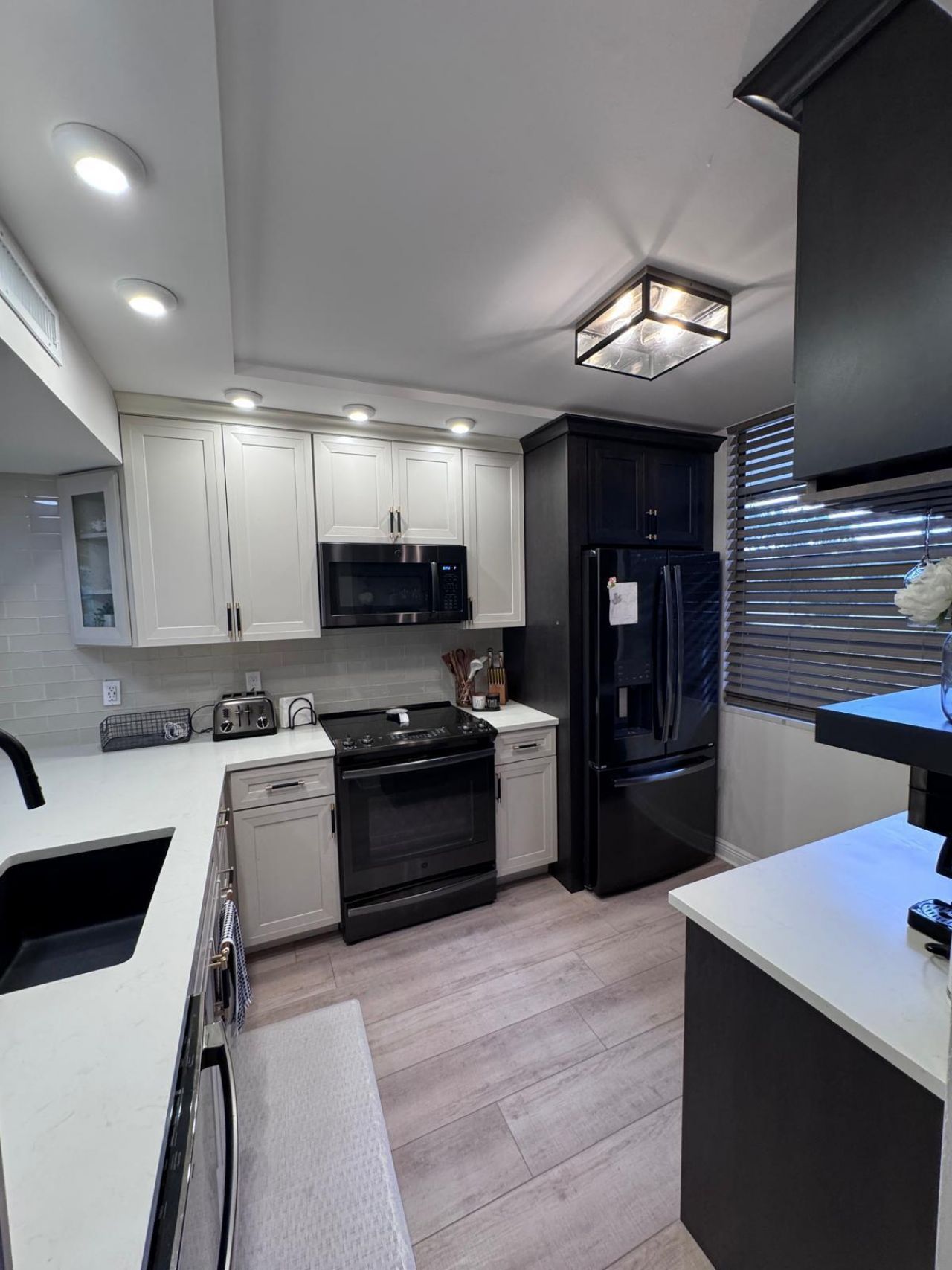 3710 Whitehall Drive, Unit 105, West Palm Beach, FL 33401 Photo