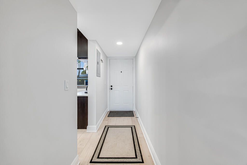3710 Whitehall Drive, Unit 105, West Palm Beach, FL 33401 Photo