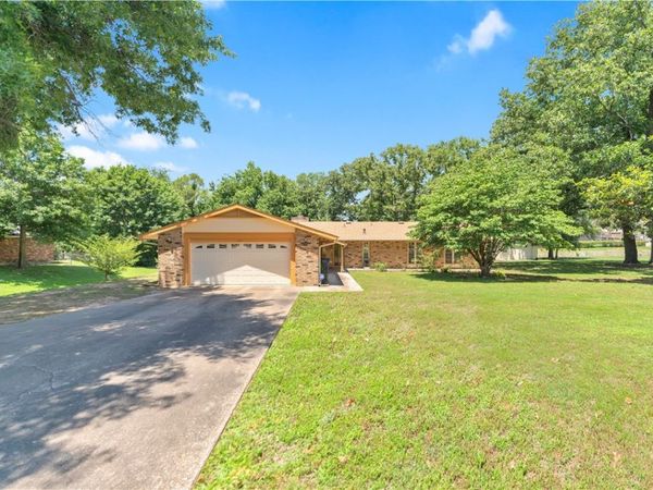 2015 Jefferson , Siloam Springs, AR 72761